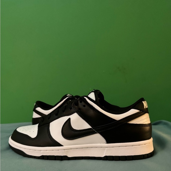 nike dunk low black and white 10.5